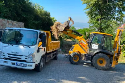 Kocaeli Büyükşehir’den mezarlıklara kesintisiz bakım