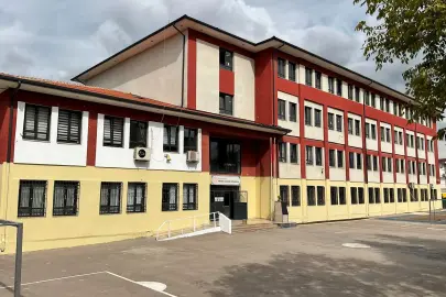 Kocaeli Büyükşehir’den okullara 7,3 milyon TL’lik boya desteği