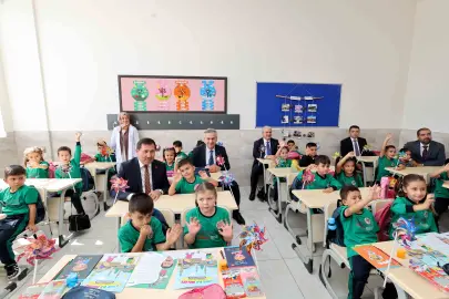 Konya'da Vali Akın ve Başkan Kılca öğrencilerle buluştu