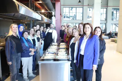 Sennur Sezer’in 'eski ikramları' Pancar Deposu'nda canlandı